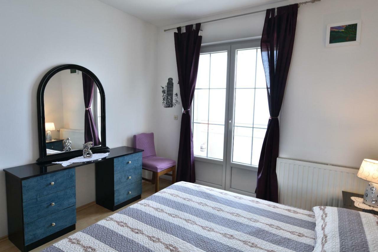 פרימוסטן Apartments Brico מראה חיצוני תמונה