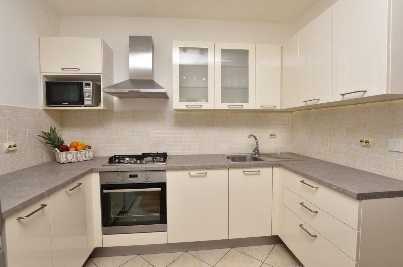 פרימוסטן Apartments Brico מראה חיצוני תמונה