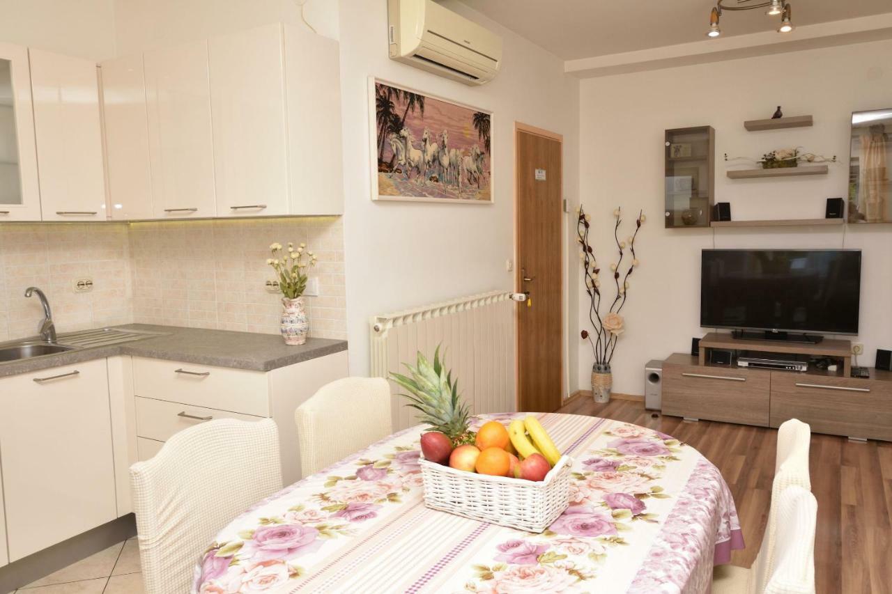 פרימוסטן Apartments Brico מראה חיצוני תמונה