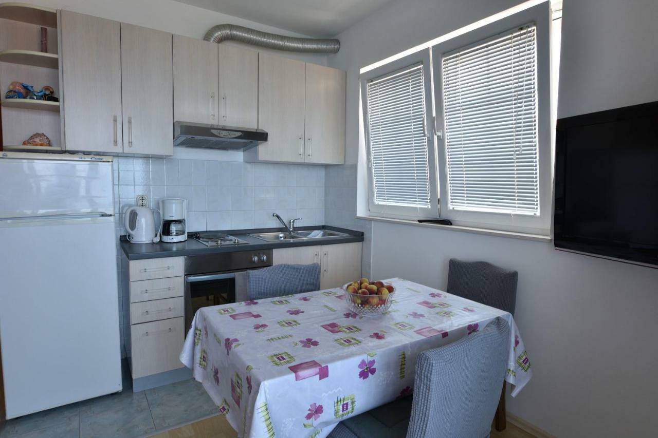 פרימוסטן Apartments Brico מראה חיצוני תמונה
